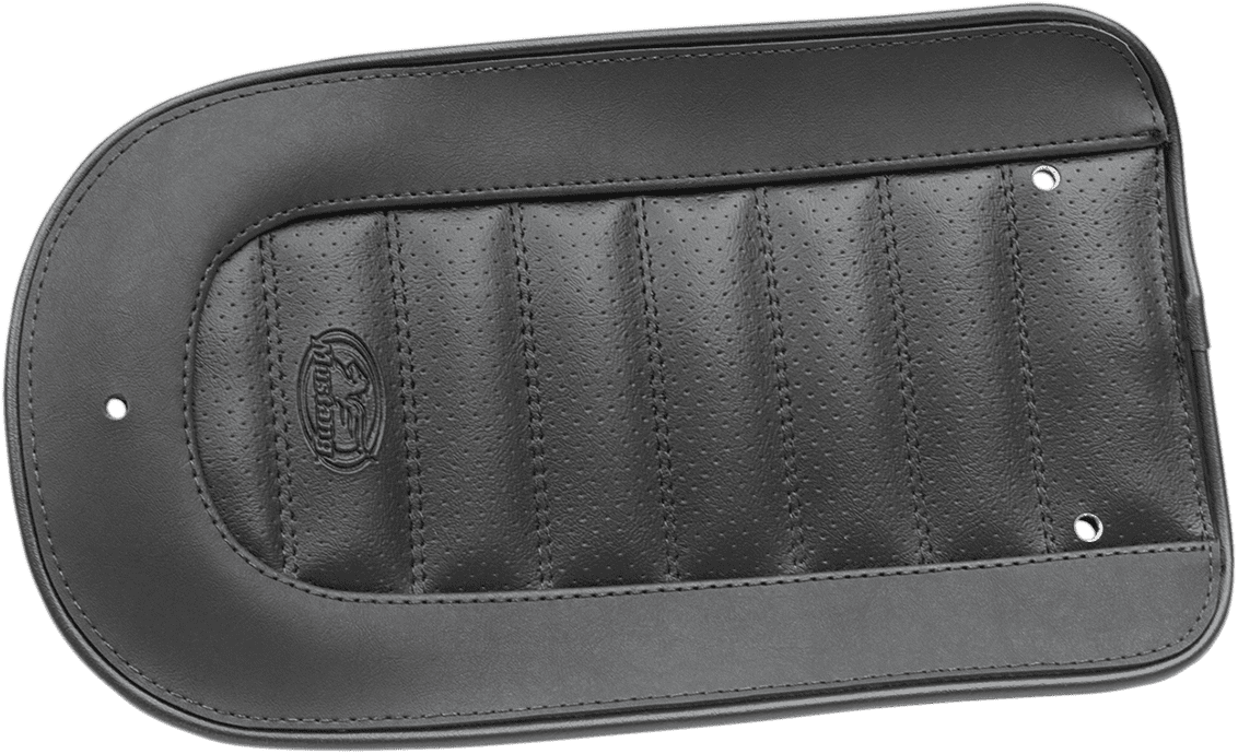 Fender Bib for Solo Seat — Tuck and Roll